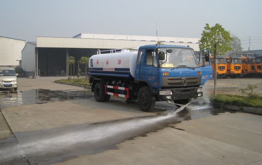 東風153<a href=http://m.webezzouar.com/ssc target=_blank class=infotextkey>灑水車</a>測試圖片