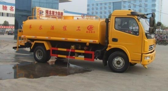 東風(fēng)多利卡<a href=http://m.webezzouar.com/ssc target=_blank class=infotextkey>灑水車</a>
